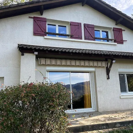 度假居 Sur Les Hauteurs De *