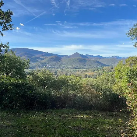 Sur Les Hauteurs De Labroquere